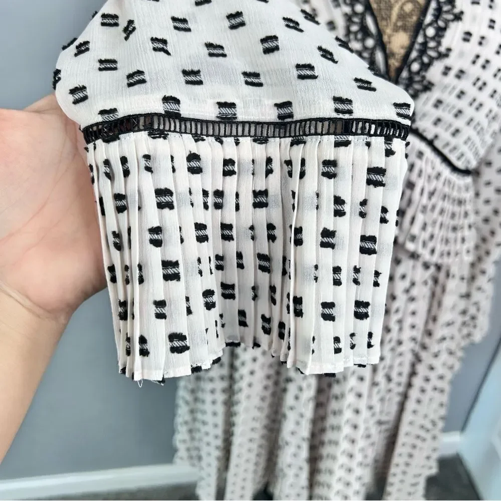 Sz M Chelsea & Violet White& Black Dress $79 MSRP